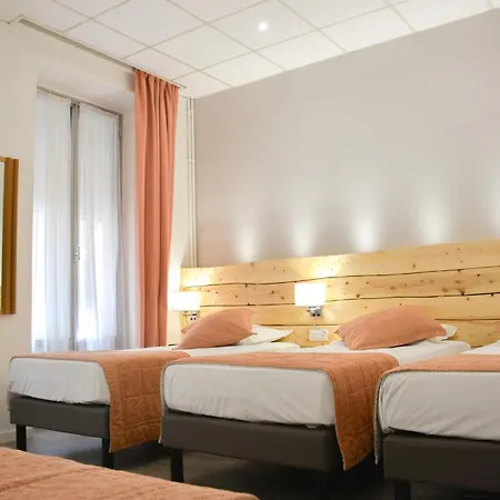 Hotel Busby Nizza