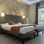 Hotel Busby