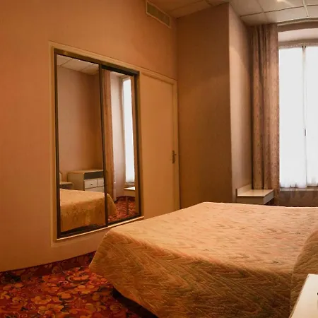 Hotell Busby 3*