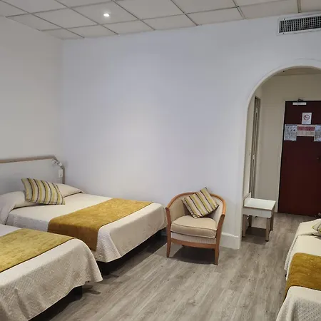 Hotell Busby 3*