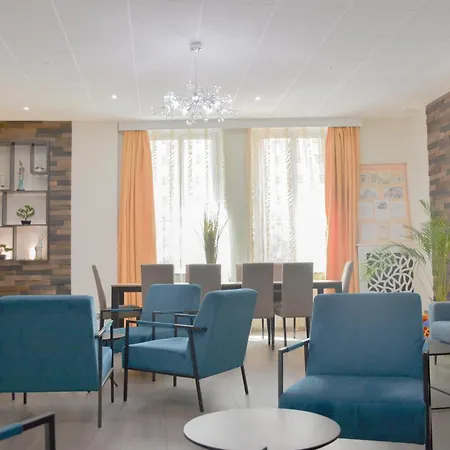 Busby Hotel Niza