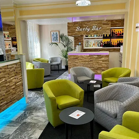 Hotell Busby 3*