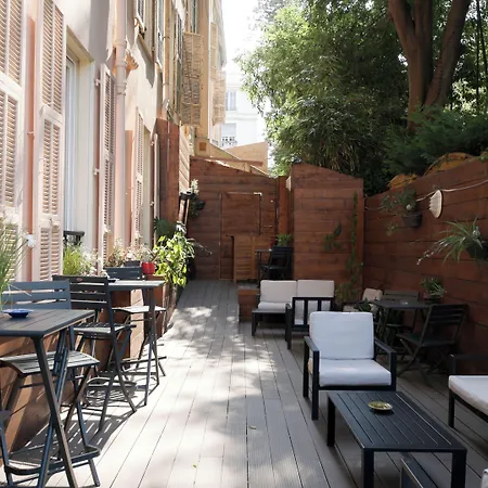 Busby Hotel 3*