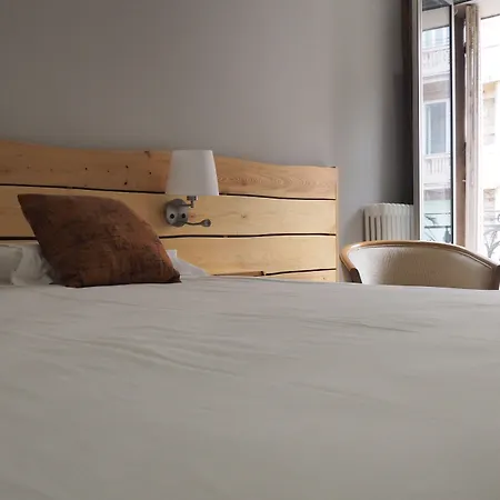 Busby Hotell 3*