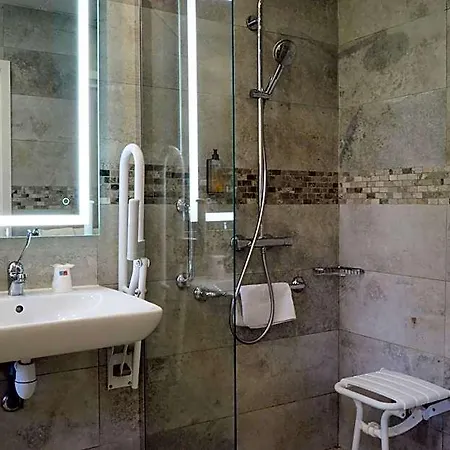 Hotel Busby