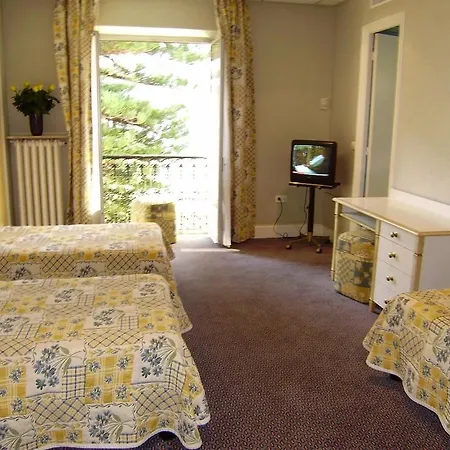 Busby Hotell