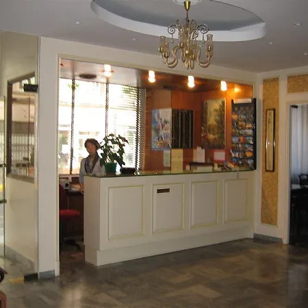 Hotell Busby 3*