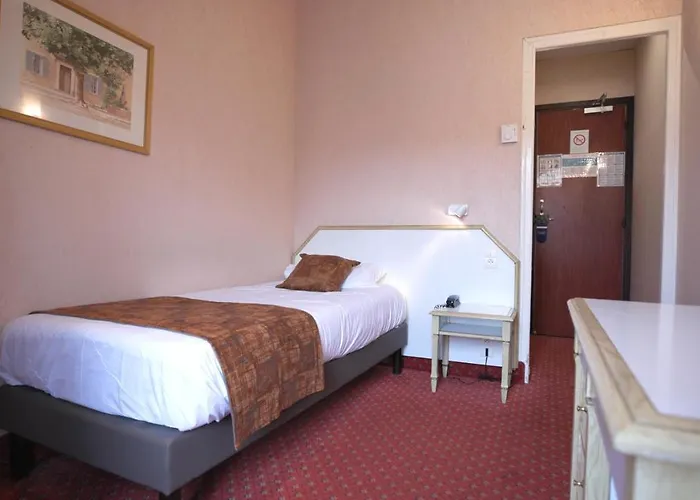 ビュスビー ホテル 3*