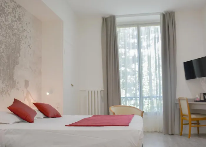 Otel Busby