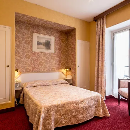 Otel Busby 3*