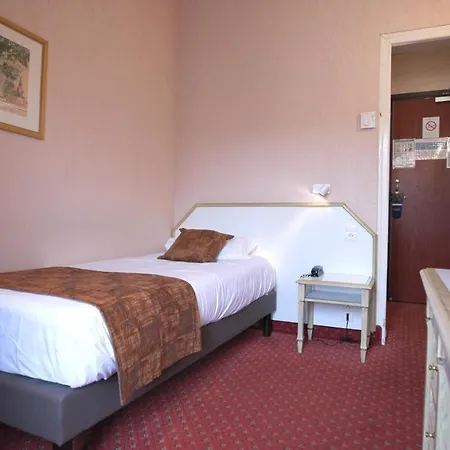 Busby Otel 3*