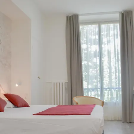 Hotel Busby