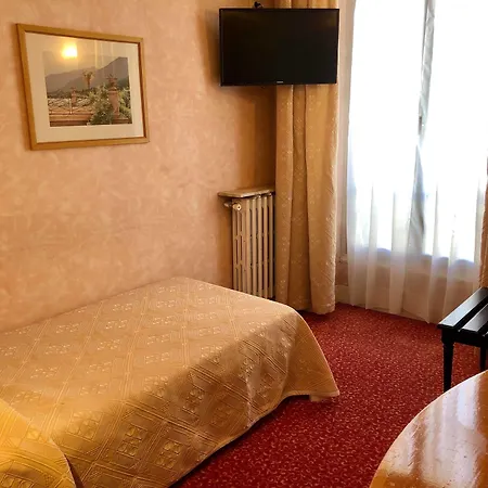 Otel Busby 3*