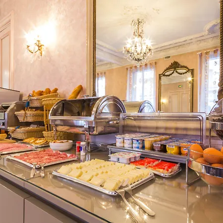 Busby Hotel 3*