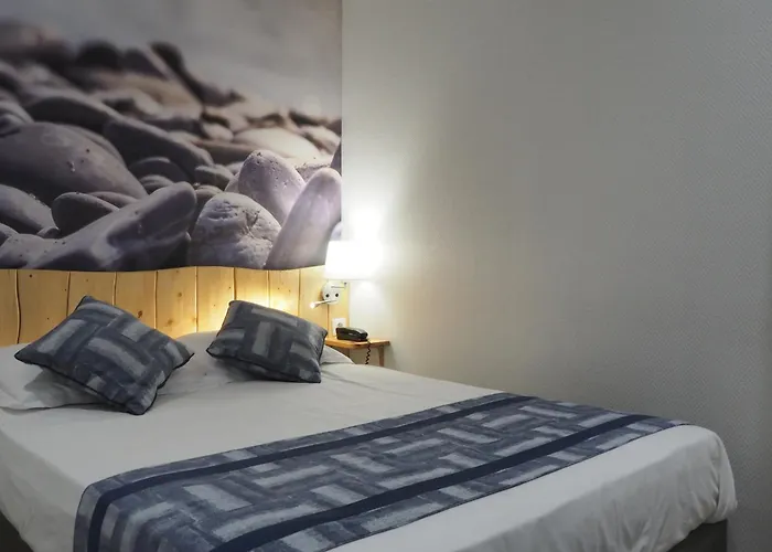 Отель Busby Ницца