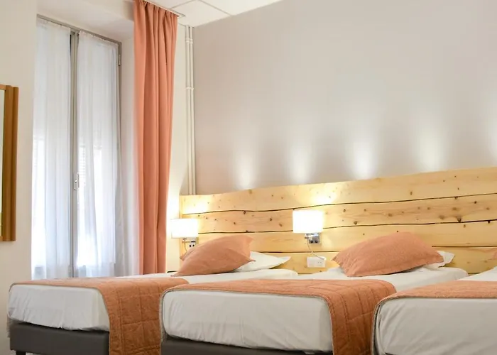 Отель Busby Ницца